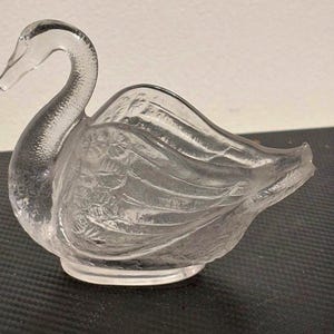 Mini Pressed Glass Swan Dish – Clear Glass Trinket Bowl or Salt Cellar