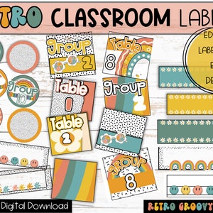 Könnte beinhalten: Ein Satz druckbarer Klassenzettels im Retro-Groovy-Stil. Die Etiketten zeigen verschiedene Designs mit Regenbögen, Smiley-Gesichtern und Punkten. Der Text auf den Etiketten lautet "Level 10", "Gruppe 2", "Tisch 8" und "Gruppe 1".