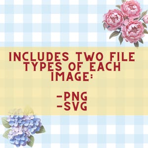 Op de afbeelding: Een digitale download van twee bestandstypen, PNG en SVG, van een bloemenontwerp met roze en witte bloemen en blauwe en paarse bloemen. De tekst "INCLUDES TWO FILE TYPES OF EACH IMAGE: -PNG -SVG" wordt weergegeven op een gele en blauwe ruitjesachtergrond.