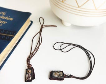 Our Lady of Mount Carmel Embroidered small brown Scapular for all Ages: Catholic Devotional | Prayer Card with explanation