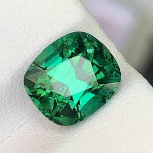 Turmalina verde bosque natural de 4,25 cts