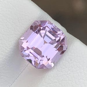 4.90 Carats Natural Faceted Kunzite