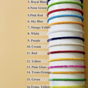 Pulseiras de miçangas de 2 mm | Pulseiras com miçangas e nomes | Pulseiras de sementes personalizadas | Pulseiras de sementes personalizadas | Pulseiras de sementes em camadas