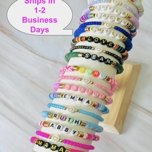 Pulseira personalizada com nome Heishi (3 peças) | Pulseiras com nome personalizado | Pulseira Heishi com palavras | Pulseiras Heishi para meninas | Pulseira com nome de miçangas