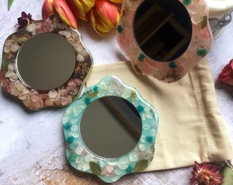 Miroir en résine époxy | Cadeau pour elle|Miroir compact |Miroir de maquillage|Miroir de salle de bain|Petit miroir à main| Miroir artisanal en résine | Miroir élégant