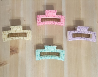 Pastel Cross Hair Claw Clip: Acrylic Daisy Print - A Sims Southern Creations