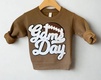Game Day Football Chenille Patch Sweatshirt: Personalisierter Kinder Rundhalsausschnitt