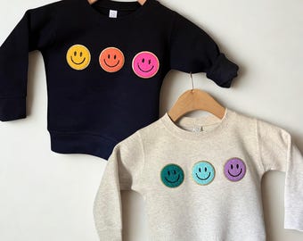 Kundenspezifisches glückliches Gesicht Kinder-Sweatshirt mit Chenille Smiley-Aufnähern