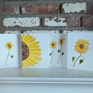 Cartes de voeux tournesol : lot de quatre cartes de voeux uniques peintes à la main, dessinées à l'aquarelle, vierges à l'intérieur.