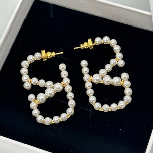 Louis Vuitton 18K Dyed Pearl & Pearl Monogram Hoop Earrings - 18K Yellow  Gold Hoop, Earrings - LOU758851