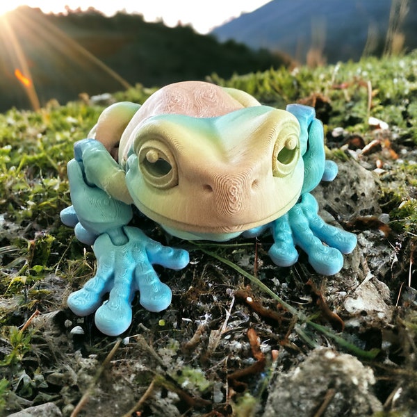 Fully Articulating White's Tree Frog, Custom 3D Printed Design, Two Sizes, Numerous Color Options