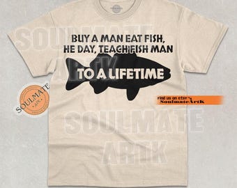 Kaufen Sie ein Mann Essen Fisch Shirt, Er Tag Teach Fisch Mann Tshirt, Zu einem Leben lang Hilarious Sweatshirt, Witz Hoodie, Unisex Grafik 90er Jahre Tee