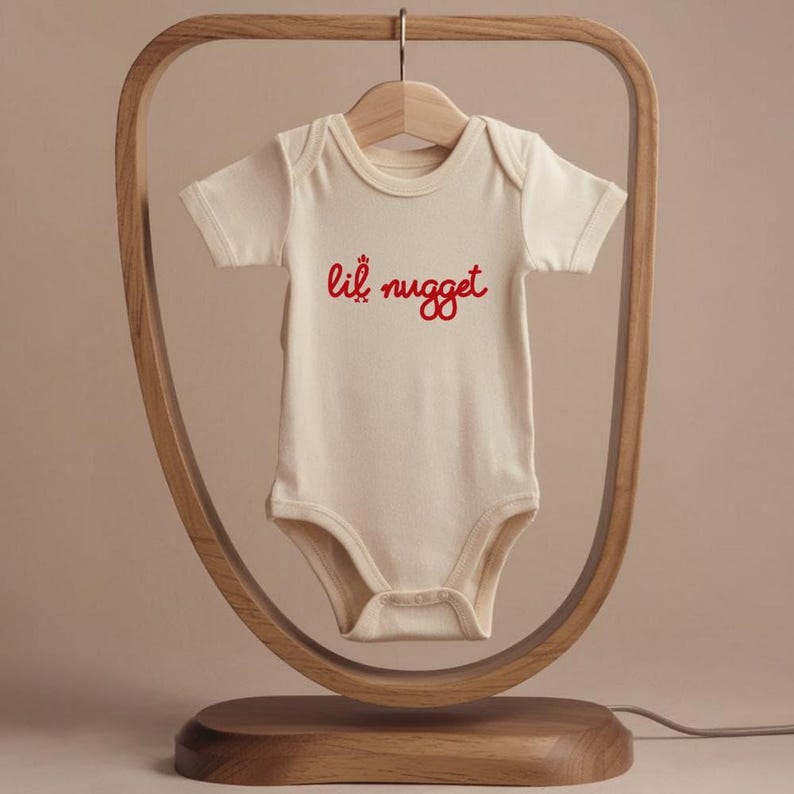 Conjunto para bebé Chick-fil-A Lil Nugget, lindo body natural para bebé, conjunto para anunciar el embarazo, regalo para baby shower, conjunto divertido para bebé Natural