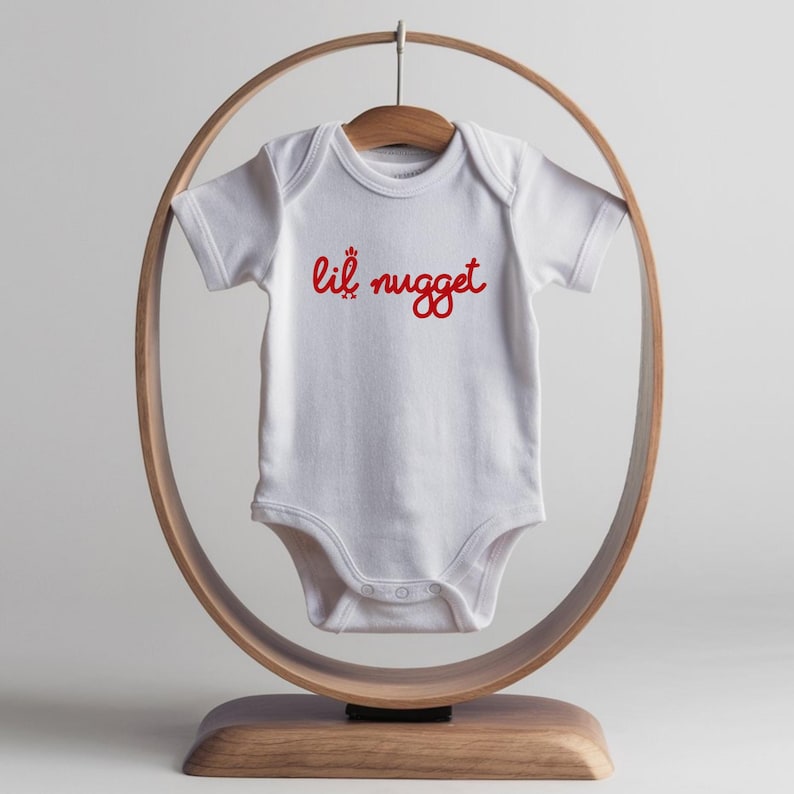 Conjunto para bebé Chick-fil-A Lil Nugget, lindo body natural para bebé, conjunto para anunciar el embarazo, regalo para baby shower, conjunto divertido para bebé White