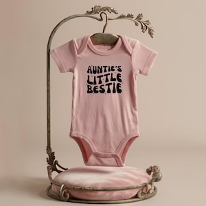 Auntie's Little Bestie Outfit, Cute Gift From Aunt, Family Baby Bodysuit, I Love My Aunt Outfit, Retro Baby Outfit, Baby Shower Gift Light Pink