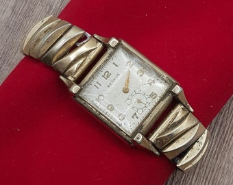 Benrus Model AY11 Men's Wrist Watch 17 Jewels 10K Rolled Gold Plate Bezel