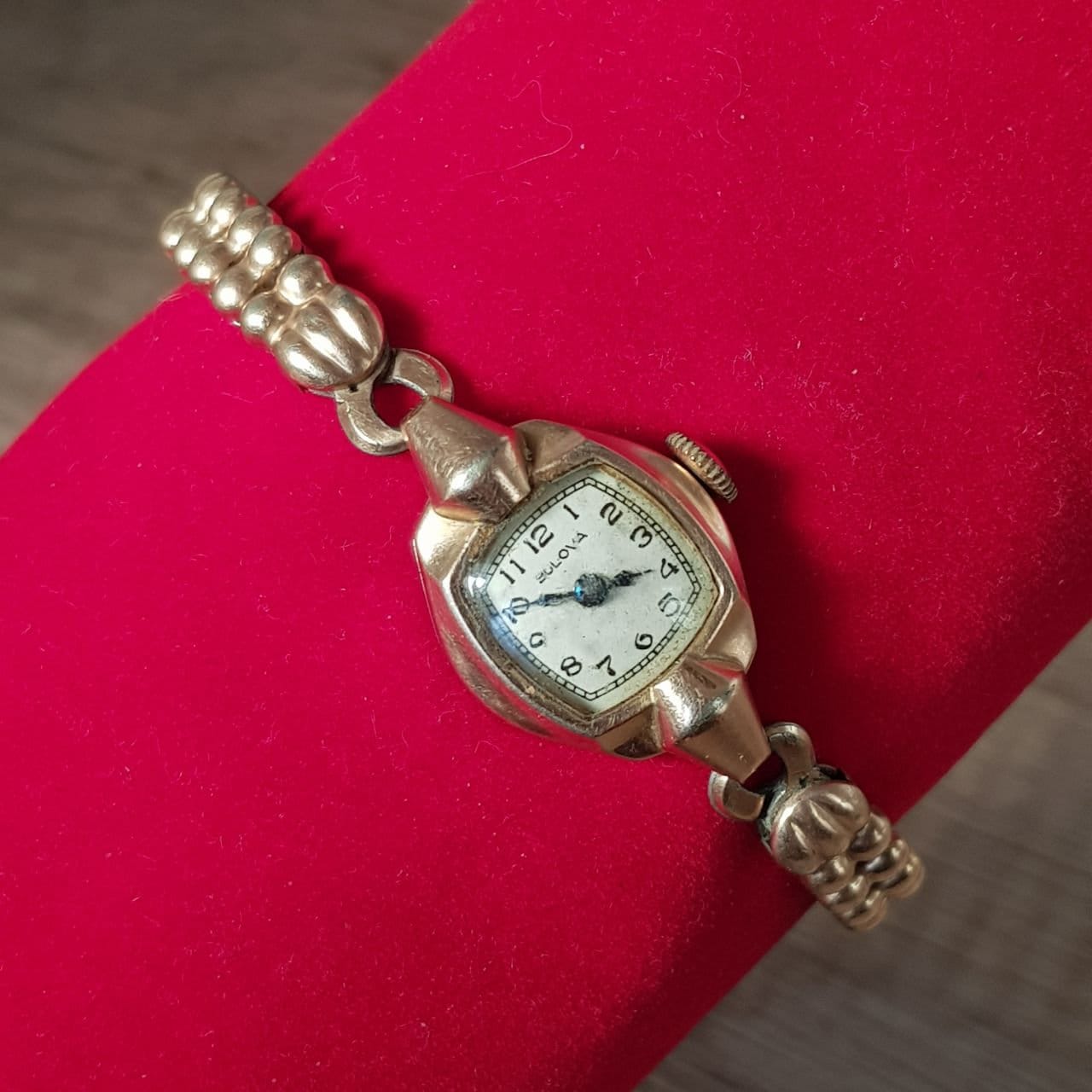 SWISS老舗　BULOVA 17石レディース手巻き腕時計　稼動品　♪ BULOVA◇ブローバ◇17石◇K18◇無垢◇手巻き式 - カバシマヤ