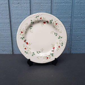 Prato de salada de cerâmica com padrão Winterberry da Pfaltzgraff