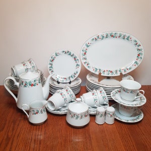 China Pearl Fine China Noel Vintage Dinnerware Set of 47 Pieces