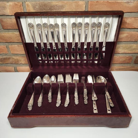 Rogers Bros Eternally Yours Silverplate Flatware Set of 78 Pieces