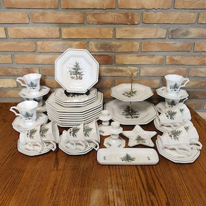 Nikko Christmastime Japan Vintage Dinnerware Set