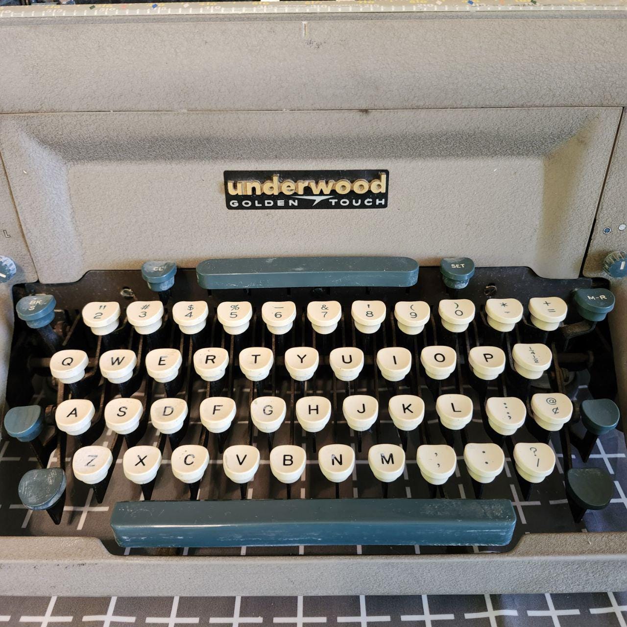 Underwood Golden Touch Vintage Typewriter - Etsy
