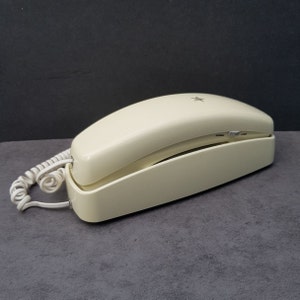 AT&T 210 Vintage Trimline Phone