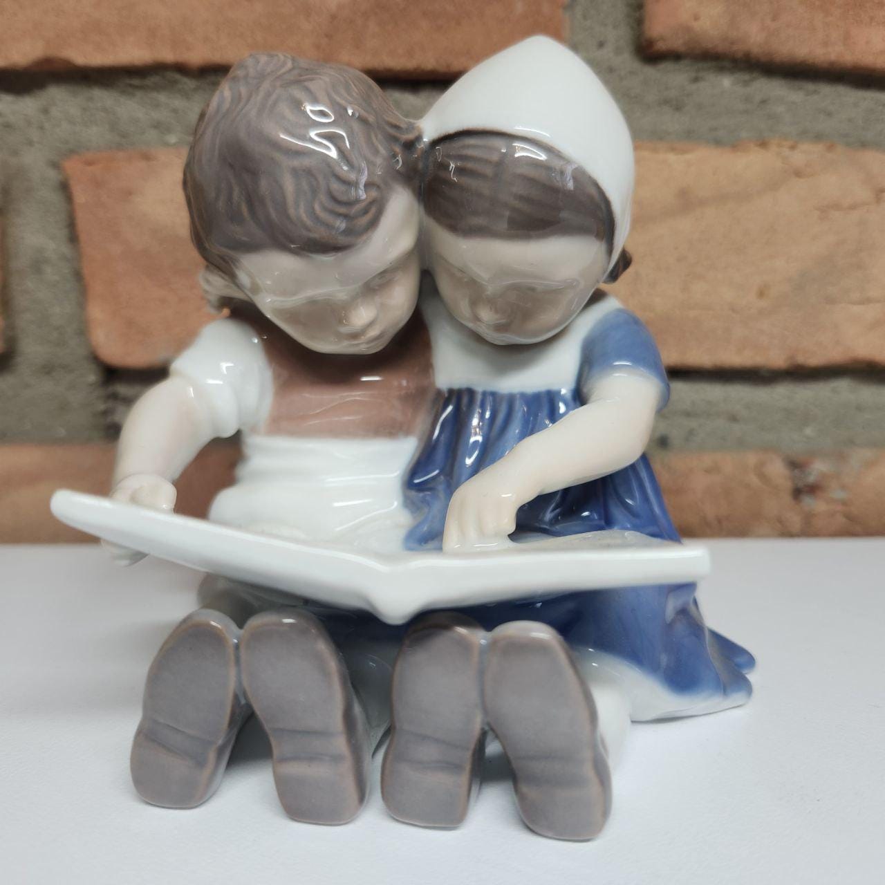 Bing & Grondahl Boy and Girl Reading Book Porcelain Figurine 1567
