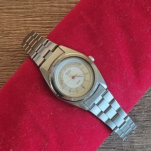 Seiko DX Quartz 3Y02-0211 Women&#39;s Watch Working