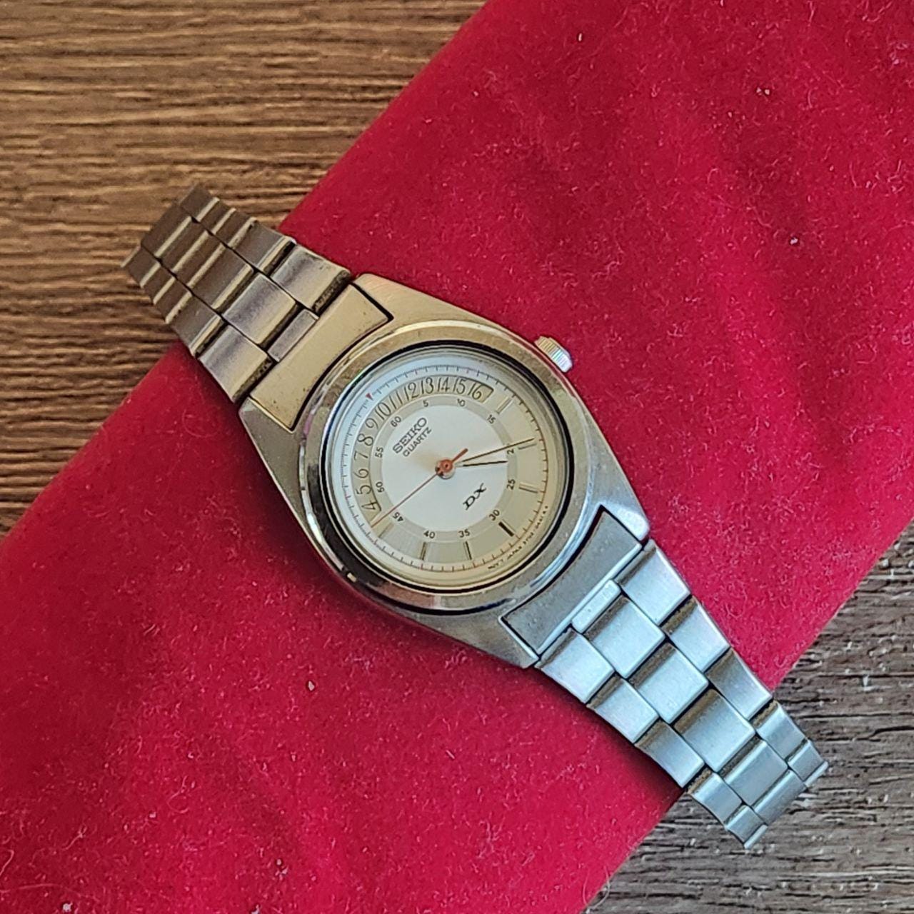 Seiko DX Quartz 3Y02-0211 Women's Watch Working - Etsy