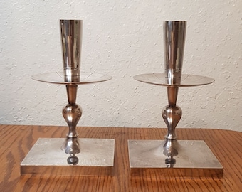 Tommi Parzinger Heirloom 700 Fine Silverplate Pair Candlesticks