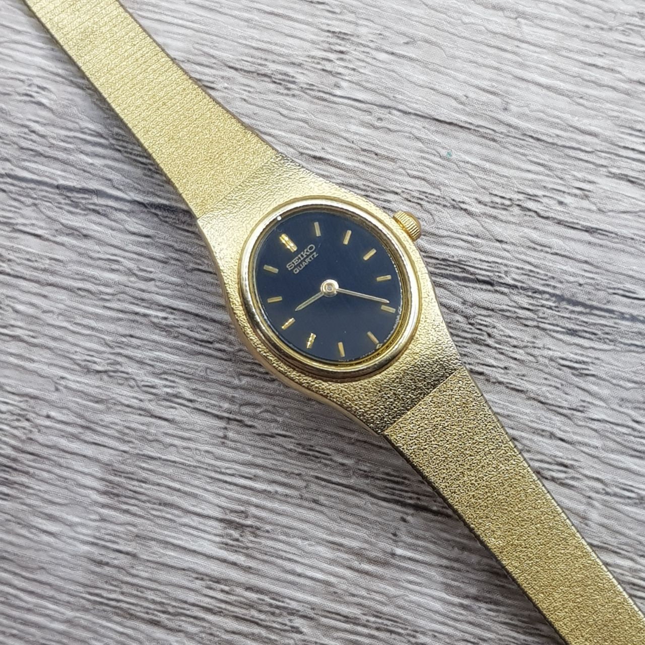 Seiko Quartz Women's Wrist Watch 2Y00-5E29 - Etsy