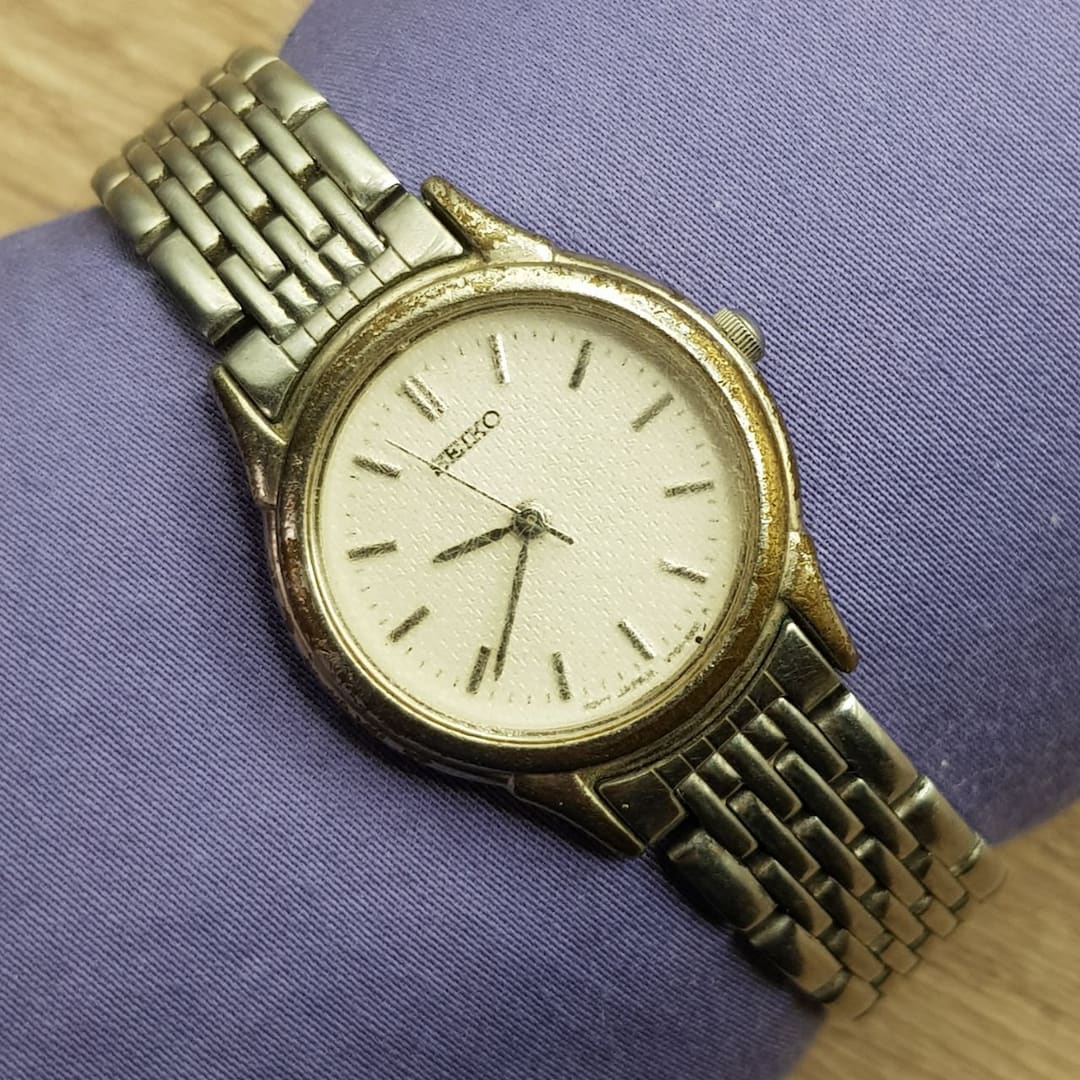 Seiko Quartz Women's Wrist Watch V701-1930 Working - Etsy