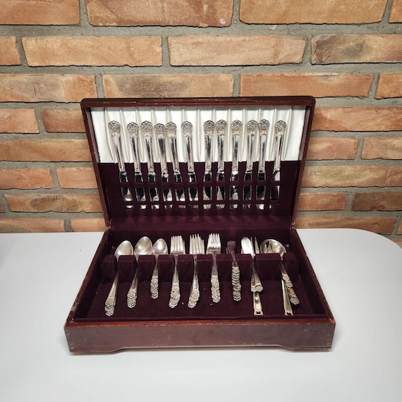 Rogers Bros Eternally Yours Silverplate Flatware Set of 78 Pieces