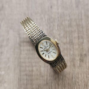 Relógio de pulso feminino Hamilton Electronic Swiss Quartz funcionando
