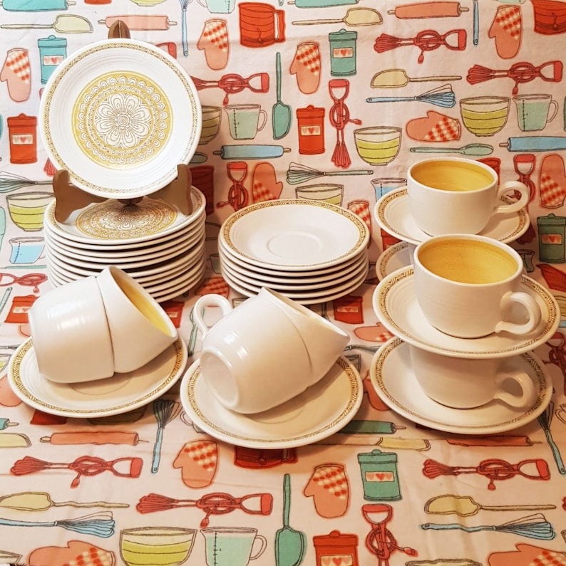Franciscan Earthenware Hacienda Gold Vintage Set of 32 Pieces Made in USA