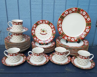 Charlton Hall by Kobe Japan Christmas Dinnerware Set
