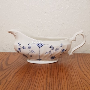 Yorktown by Salem China Olde Staffordshire England Ironstone Gravy Boat