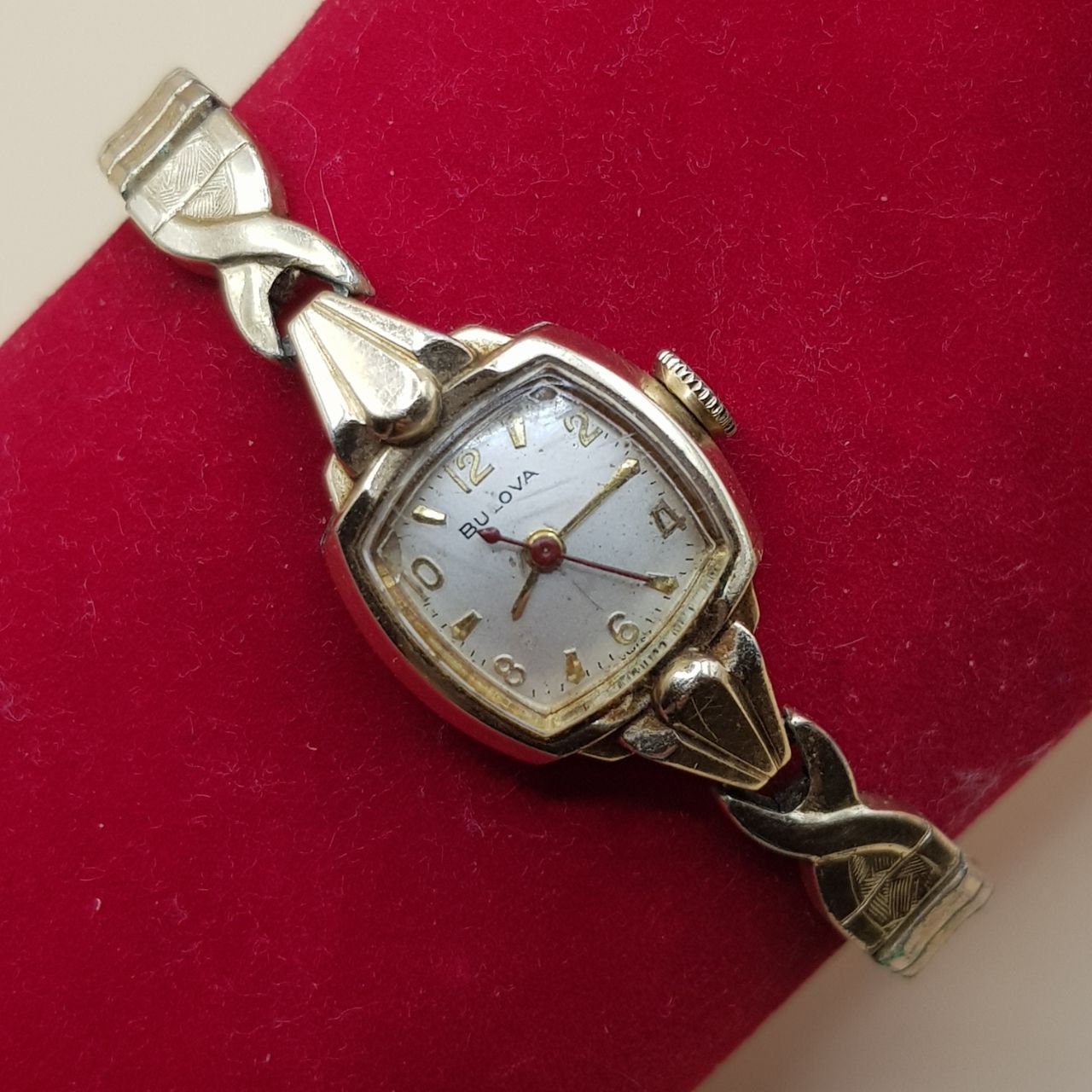 SWISS老舗　BULOVA 17石レディース手巻き腕時計　稼動品　♪ il_fullxfull.6125786291_fbxu.jpg