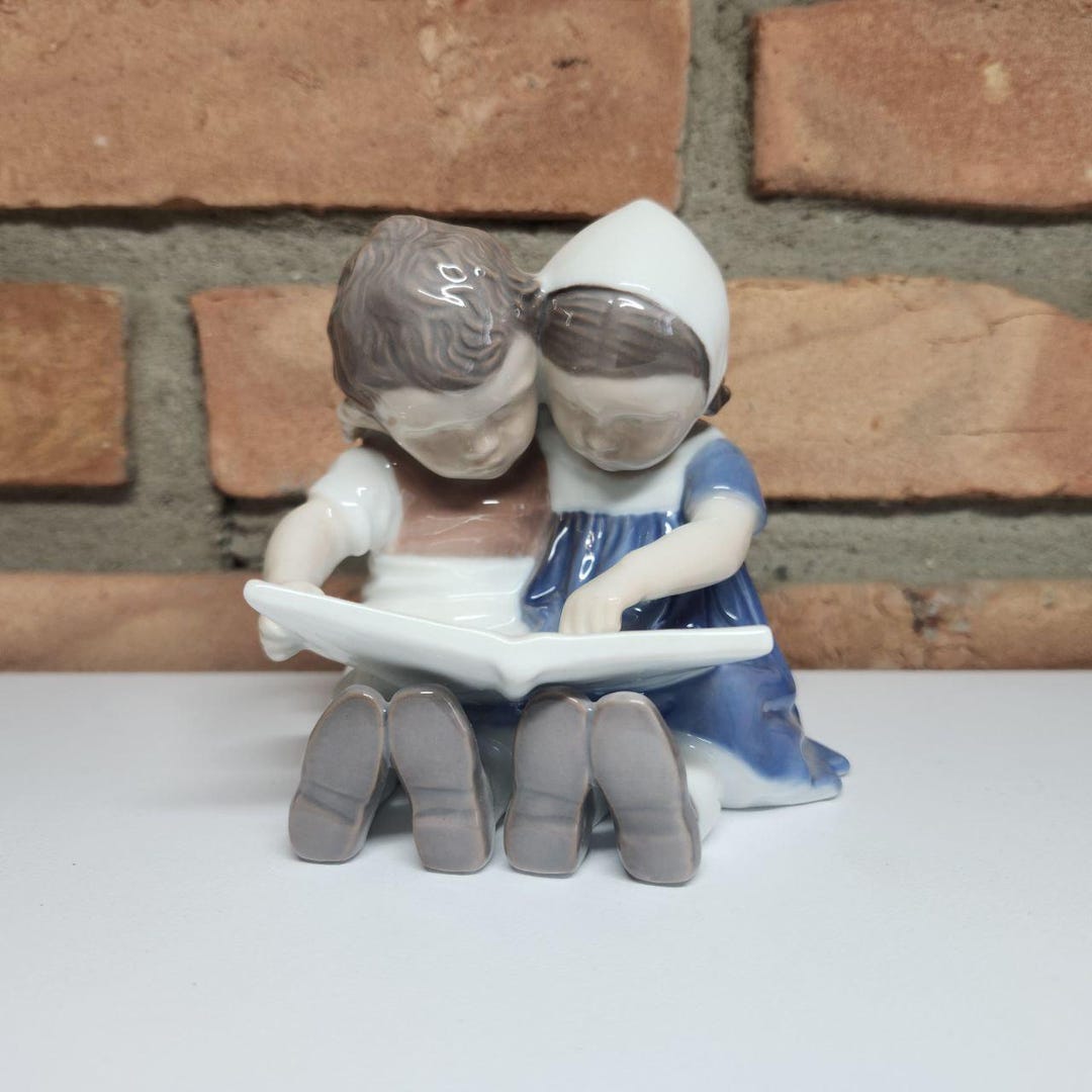 Bing & Grondahl Boy and Girl Reading Book Porcelain Figurine 1567