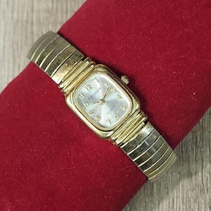 Advance Ladies Quartz Vintage Gold Tone Watch Working