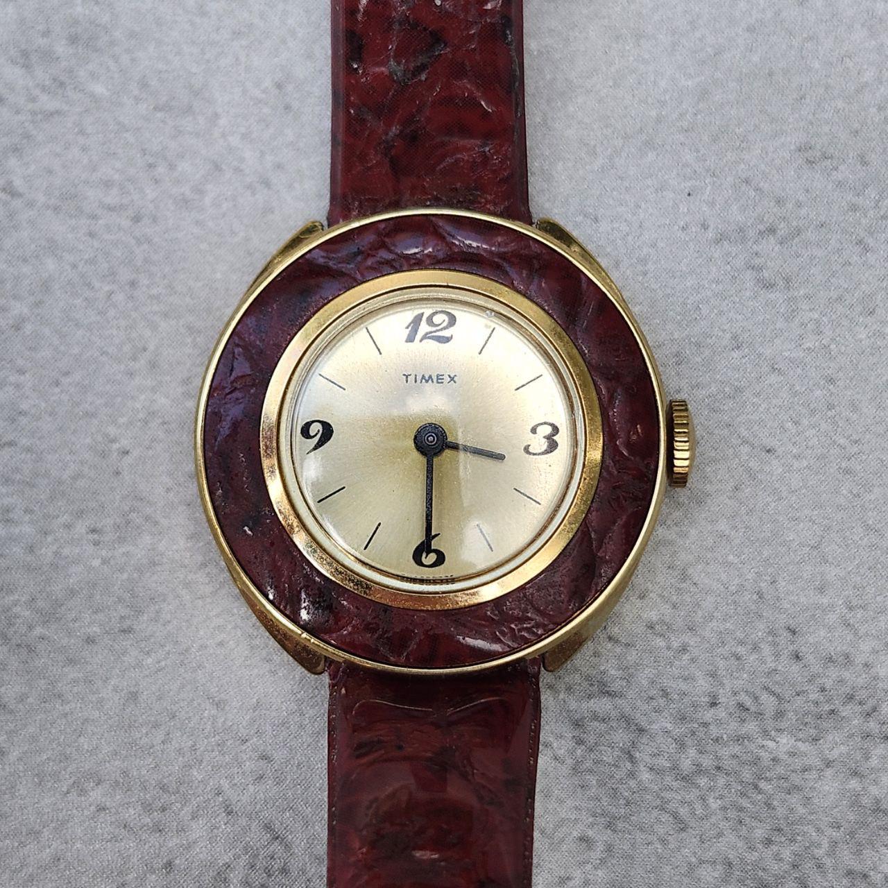 Vintage Timex Women\'s Mechanical Watch With Leather Band Rare Vintage 70s Timex Women main image 2