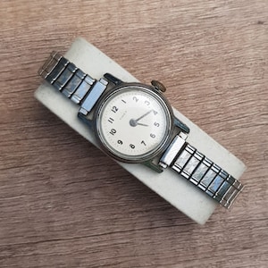 Timex Women&#39;s Mechanical Watch Shock Resistant Stainless Steel Case Running