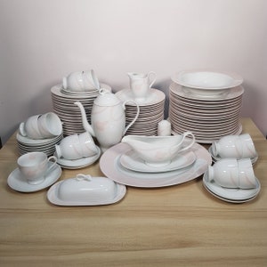 Mikasa Classic Flair Peach Fine China Dinnerware Set of 87 Pieces