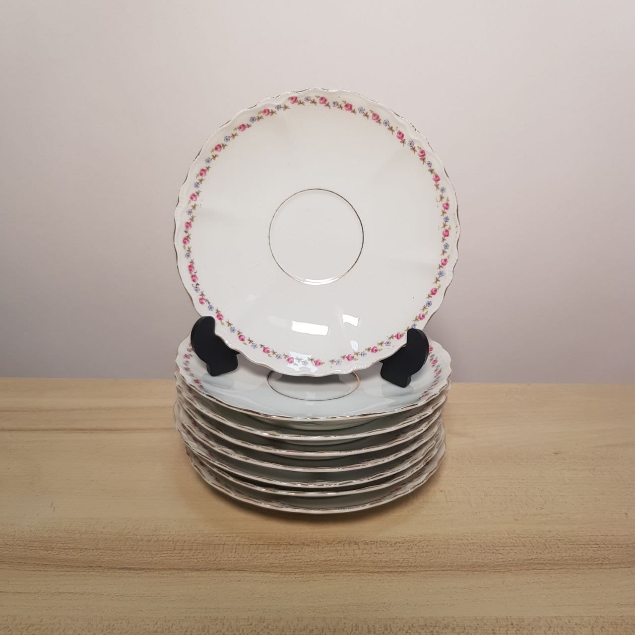Ls & s Carlsbad Austria Clover Rim陶磁器 LS&S Carlsbad Austria Porcelain Saucer With Floral Rim and