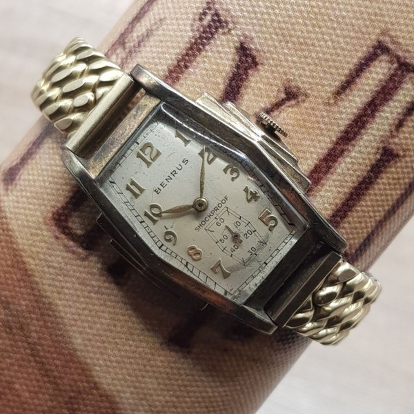 Benrus Model BB2 Men's Wrist Watch 15 Jewels with Speidel Golden Templar Band