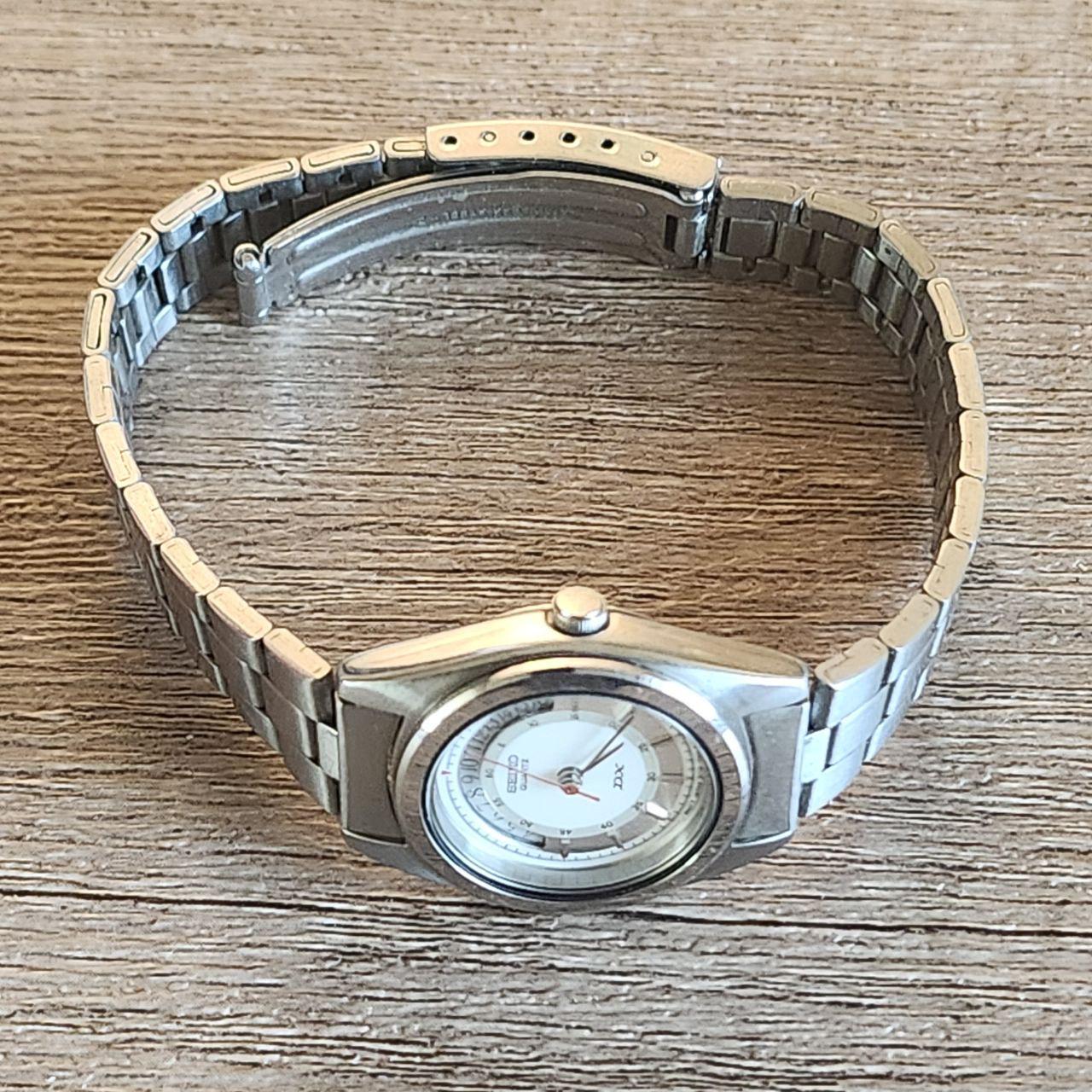 Seiko 3y02-0211 Stainless Steel Divers Watch (Vintage) Seiko DX Quartz 3Y02-0211 Women main image 2