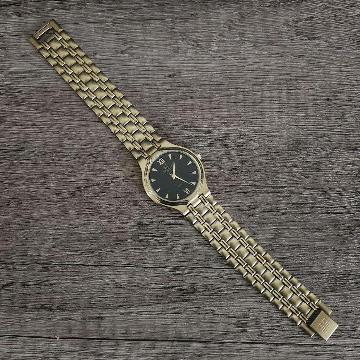 Givenchy Paris Quartz Ladies Wrist Water Resistant Watch  display picture 1