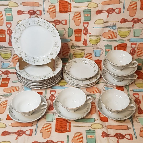 Sheffield Fine China Japan Classic 501 Dinnerware Set of 22 Pieces