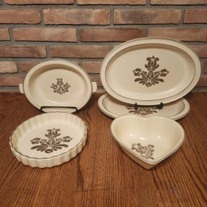 Pfaltzgraff Village Vintage Dinnerware Set USA